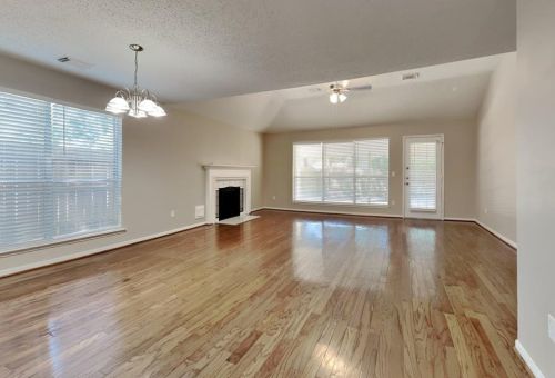 6 Regency Ct, Conroe TX  77304-2744 exterior