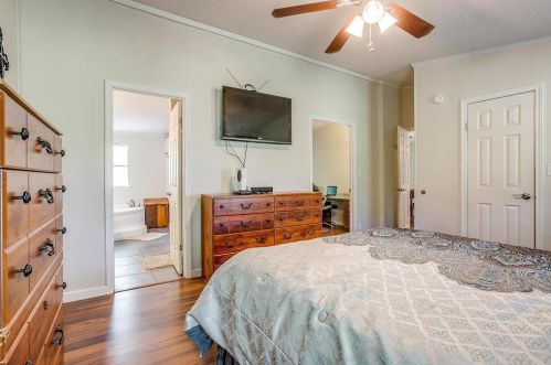 6356 Rendon Bloodworth, Fort Worth TX  76140-9456 exterior