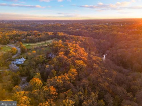 603 Gravers Ln, Philadelphia PA 19118-2806 exterior