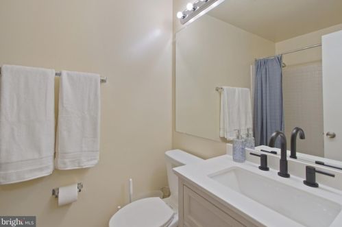 1653 Hugo Cir, Silver Spring MD  20906-5922 exterior