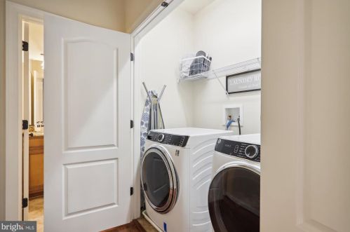 13509 Moonlight Trail Dr, Silver Spring MD 20906-6700 exterior