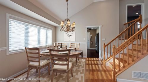 17 Miller Ave, Holmdel Village NJ  07733-1105 exterior