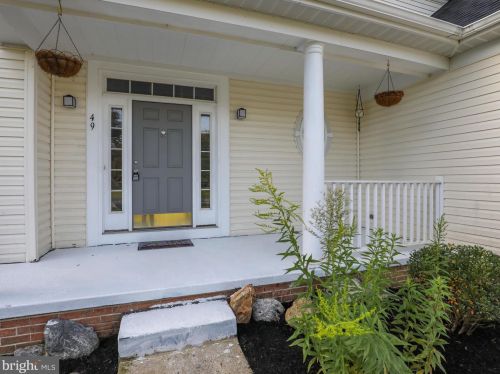 49 Pebble Beach Cir, Charles Town WV  25414-4061 exterior