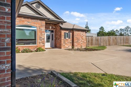 3704 Pine Terrace Ct, Morgans Point, TX 76513-5548