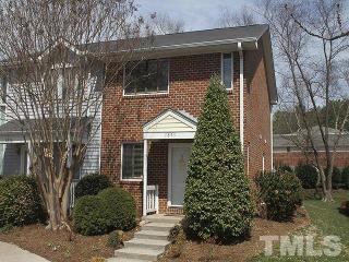 5893 Shady Grove Cir, Raleigh, NC 27609-4161