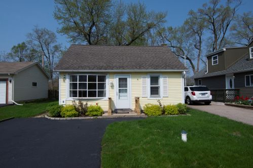 5119 Wonder Woods Dr, Bull Valley, IL 60097-8969