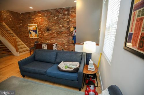 1120 Fitzwater St, Philadelphia PA  19147-2618 exterior