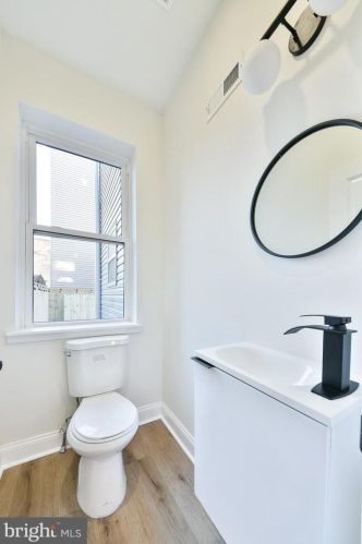 2405 Emerald St, Philadelphia PA  19125-1204 exterior
