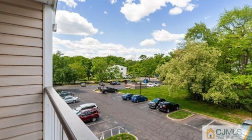 16 Willow Ct, Trenton NJ 08619-4626 exterior