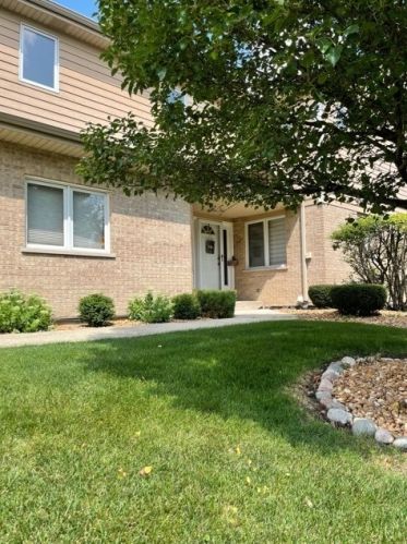 7700 Northfield Ln, Tinley Park, IL 60487-3119