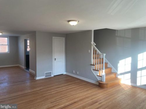 7512 Gilbert St, Philadelphia PA  19150-2604 exterior