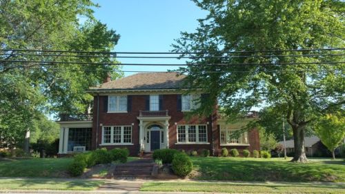 405 Cambridge Ave, Greenwood, SC 29646-2243