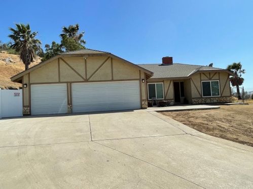 5477 Polo Ct, Riverside CA  92509-5351 exterior