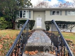 2 Gail Ct, Piscataway, NJ 08854-5521