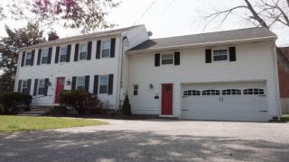 998 Chestnut St, Manchester, NH 03104-2200