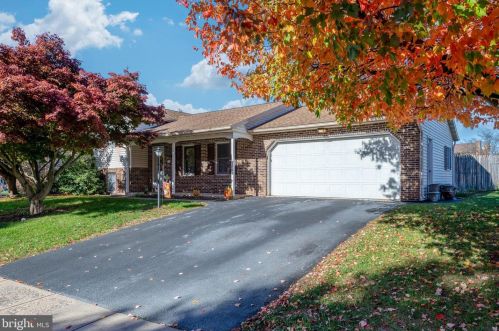 333 Buchanan Dr, Ephrata, PA 17522-9687