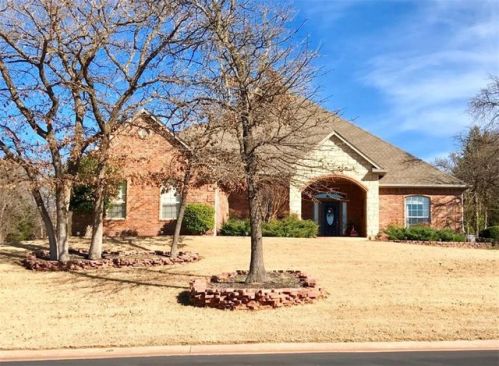 14572 Bella Terra Way, Edmond, OK 73034-2268