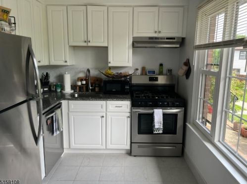 185 Cynthia Dr, Hackettstown NJ  07840-3735 exterior