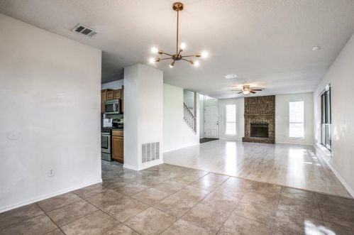 521 Bent Creek Dr, Garland TX  75040-1110 exterior