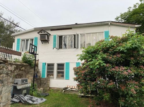 403 Commonwealth Ave, Warwick RI  02886-2756 exterior