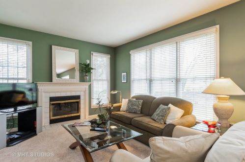 1504 Treeline Ct, Naperville, IL 60565-2013