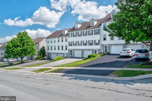 1024 Hearthridge Ln, York, PA 17404-7821