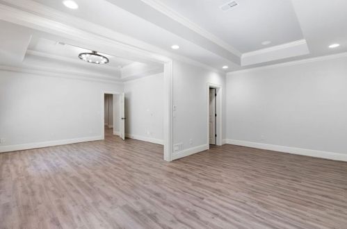 555 Glenmanor Ct, Atlanta GA  30328-4270 exterior