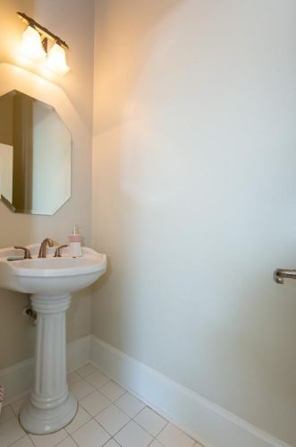 194 Centennial Way, Atlanta GA  30313-2406 exterior