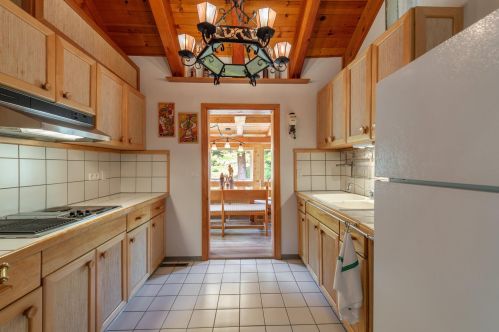 13308 Ski Slope Way, Truckee CA  96161-7005 exterior