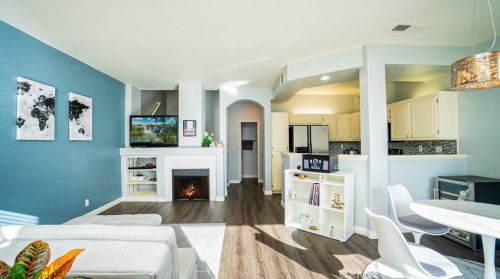 1055 Positano Ave, Anaheim CA  92808-1541 exterior