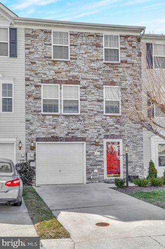 13 Witherspoon Ct, Falling Waters, WV 25419-4697