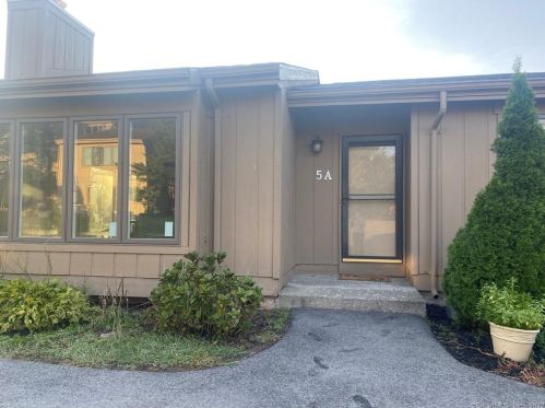 5 Pilgrim Hbr, Wallingford, CT 06492-5440