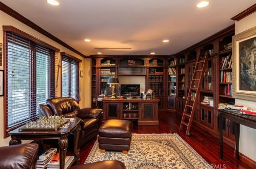 3217 Dora Verdugo Dr, Glendale, CA 91208-1756