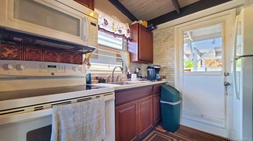 3622 Maunalei Ave, Honolulu HI  96816-2322 exterior