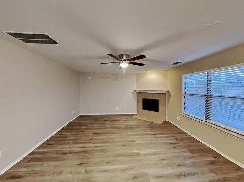 432 Lead Creek Dr, Fort Worth, TX 76131-3958