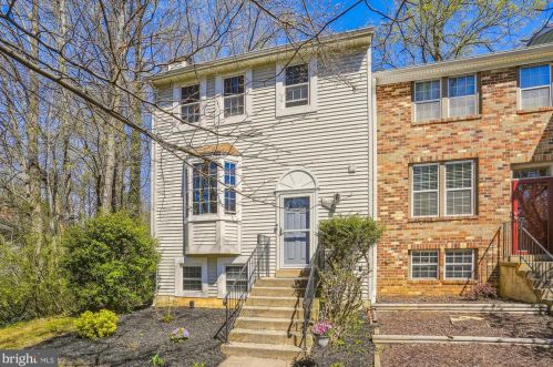 10008 Chestnut Wood Ln, Springfield VA  22015-2701 exterior