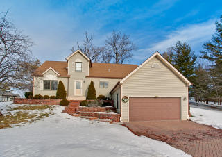 943 Harvest Dr, Antioch, IL 60002-1894