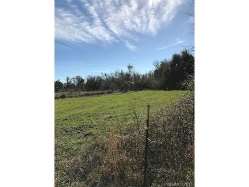 255 Country Creek Ln, Pineville, SC 29468-3201