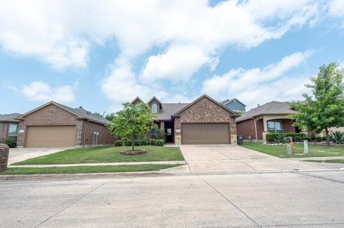 6673 Friendsway Dr, Fort Worth TX  76137-7541 exterior