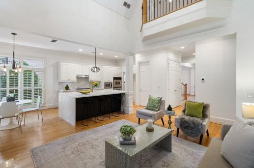 6337 Cotswold Ln, Atlanta, GA 30328-4236