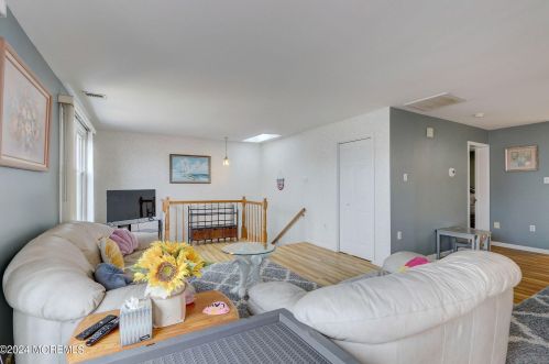 16 Pennsylvania Ave, Lavallette NJ 08735-2437 exterior