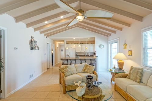 16 Las Vegas Rd, Lavallette NJ 08735-1815 exterior