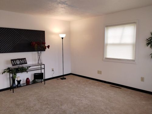 836 Farnam St, Springfield, OH 45506-1918