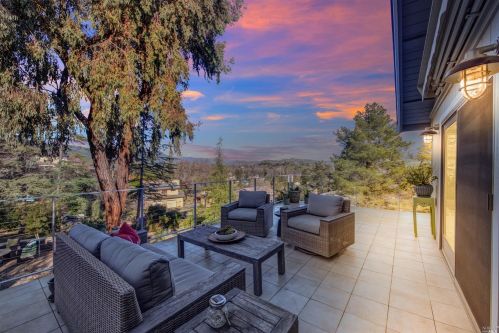 113 Oak Hill Ct, Vacaville, CA 95688-3532