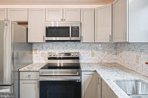 130 Baugher Dr, Hanover PA 17331-4003 exterior