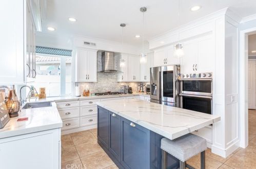 827 Lee Marie Cir, Anaheim, CA 92808-1500