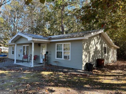249 Lawanna Dr, Baxley, GA 31513-6930