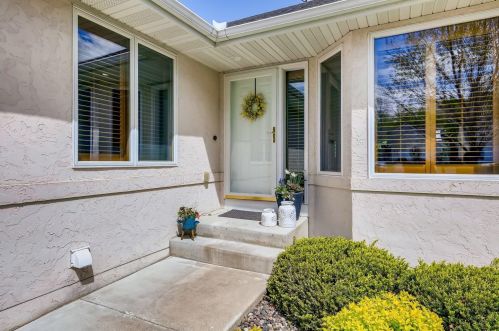 14952 Summit Cir, Prior Lake, MN 55372-1061