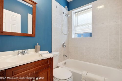 1415 Asbury Ave, Tinton Falls NJ 07712-5701 exterior