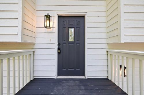 407 Gray Fox Ct, Holly Springs, GA 30188-1643